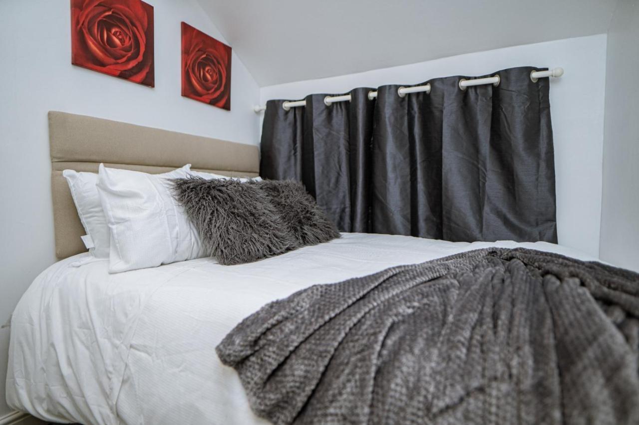 Zest One Apartment
